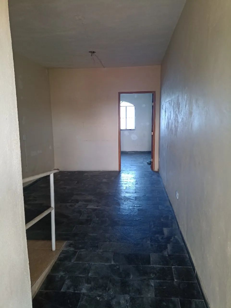Aluga-se ótima sala comercial em Campo Grande - RJ