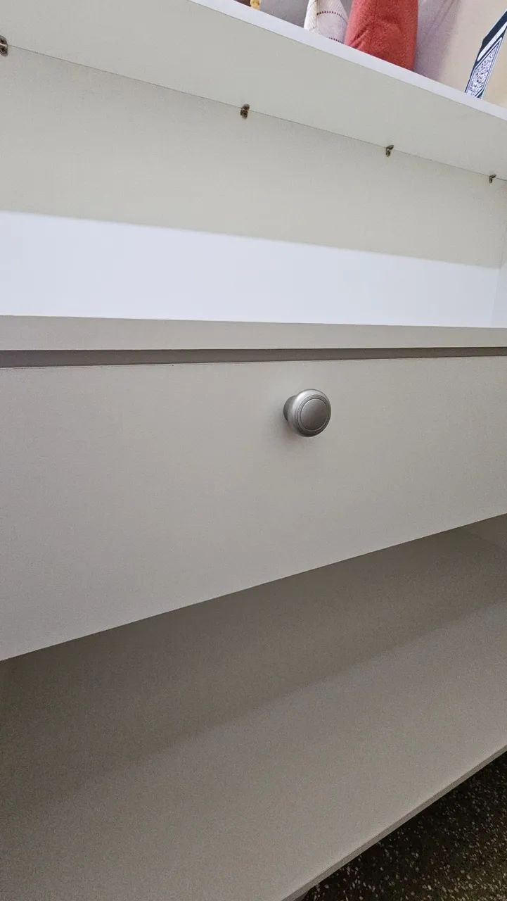 Balcão em MDF com gavetas  - Foto 4