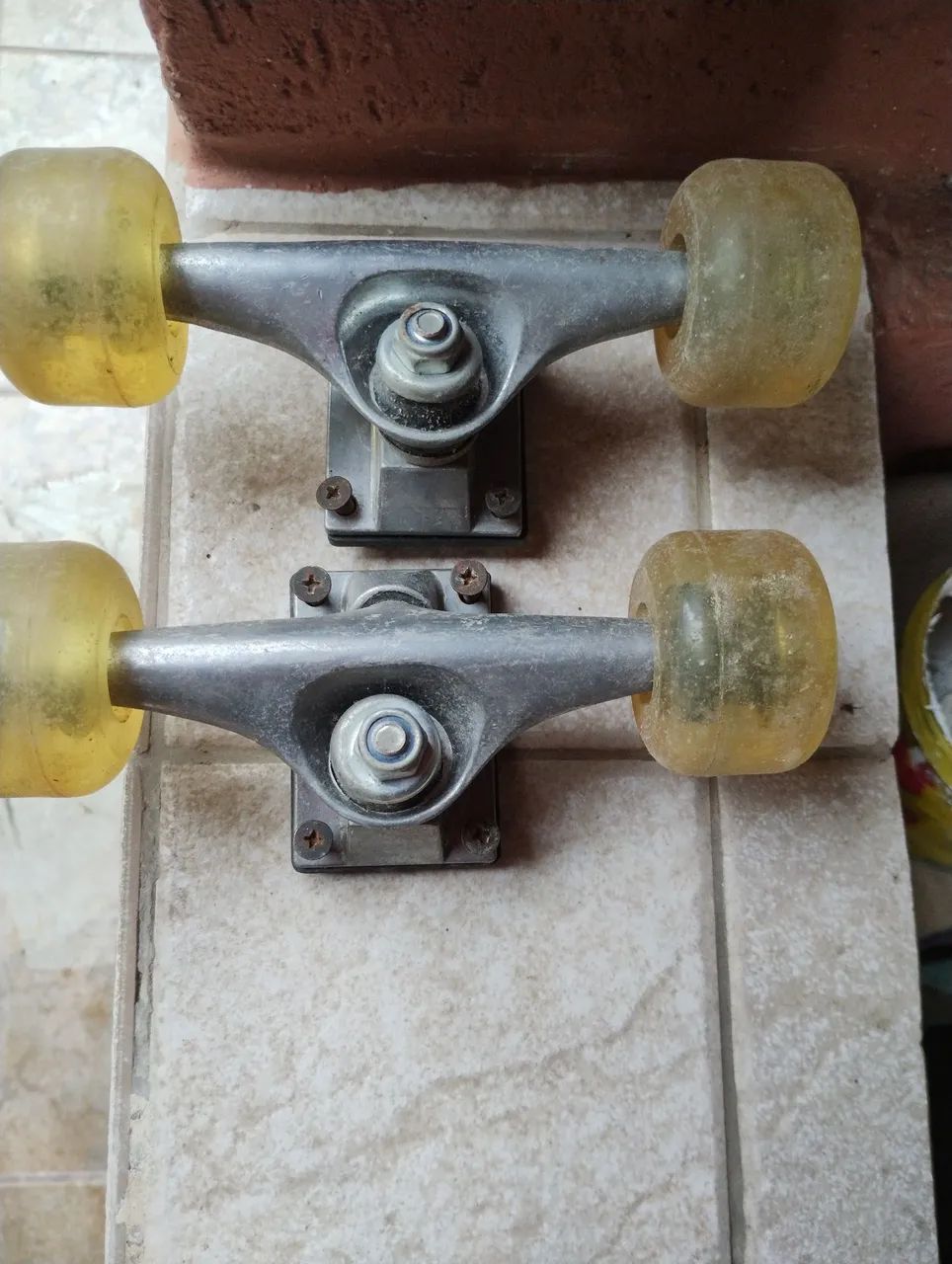 Eixos (trucks) de skate vintage. - Foto 3