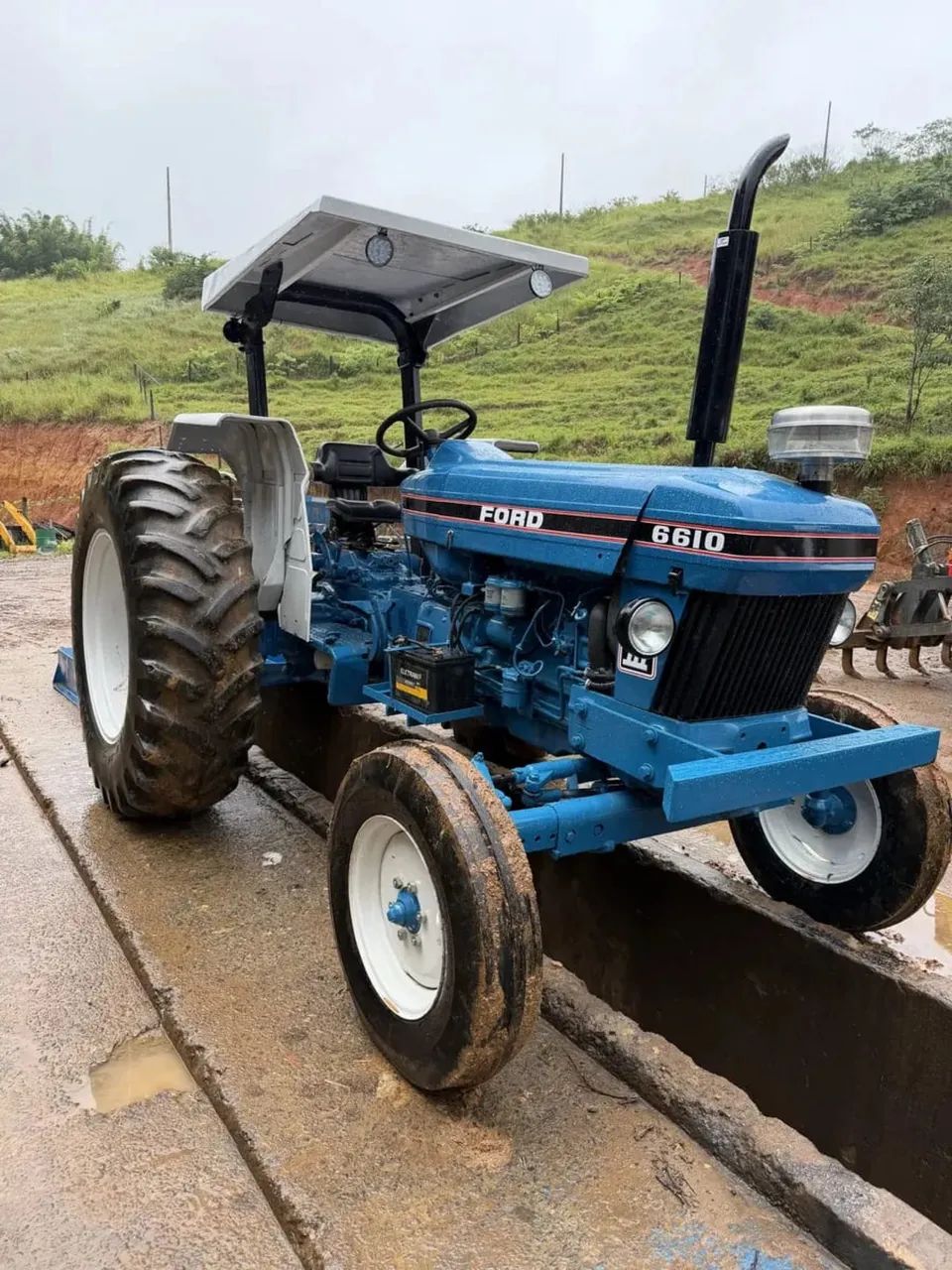 Trator Ford 6610