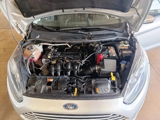 Repasse - New Fiesta 1.6 ano 2017 - Foto 11