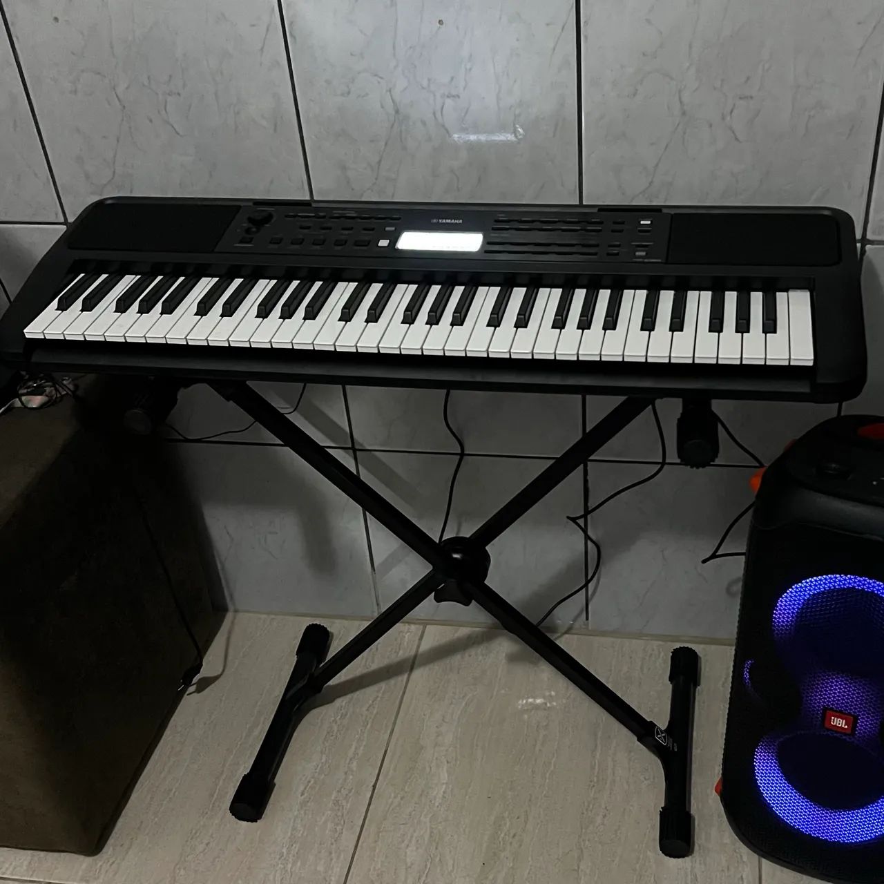 Teclado Yamaha PSR 383