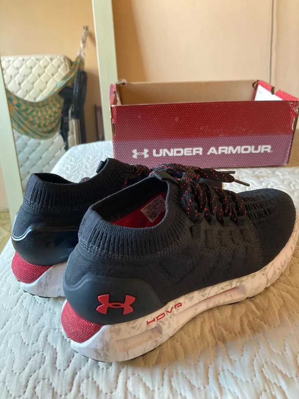 Under Armour HOVR Phantom Knit