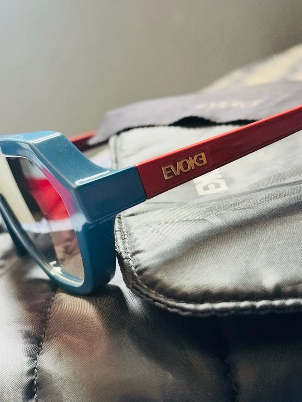 Vendo óculos evoke - Foto 2