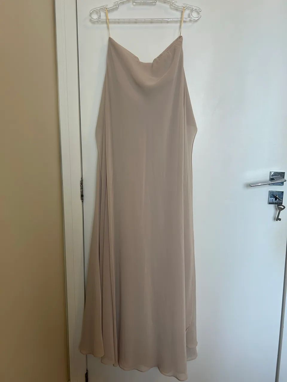 Vestido de festa com broche de pedras  - Foto 5