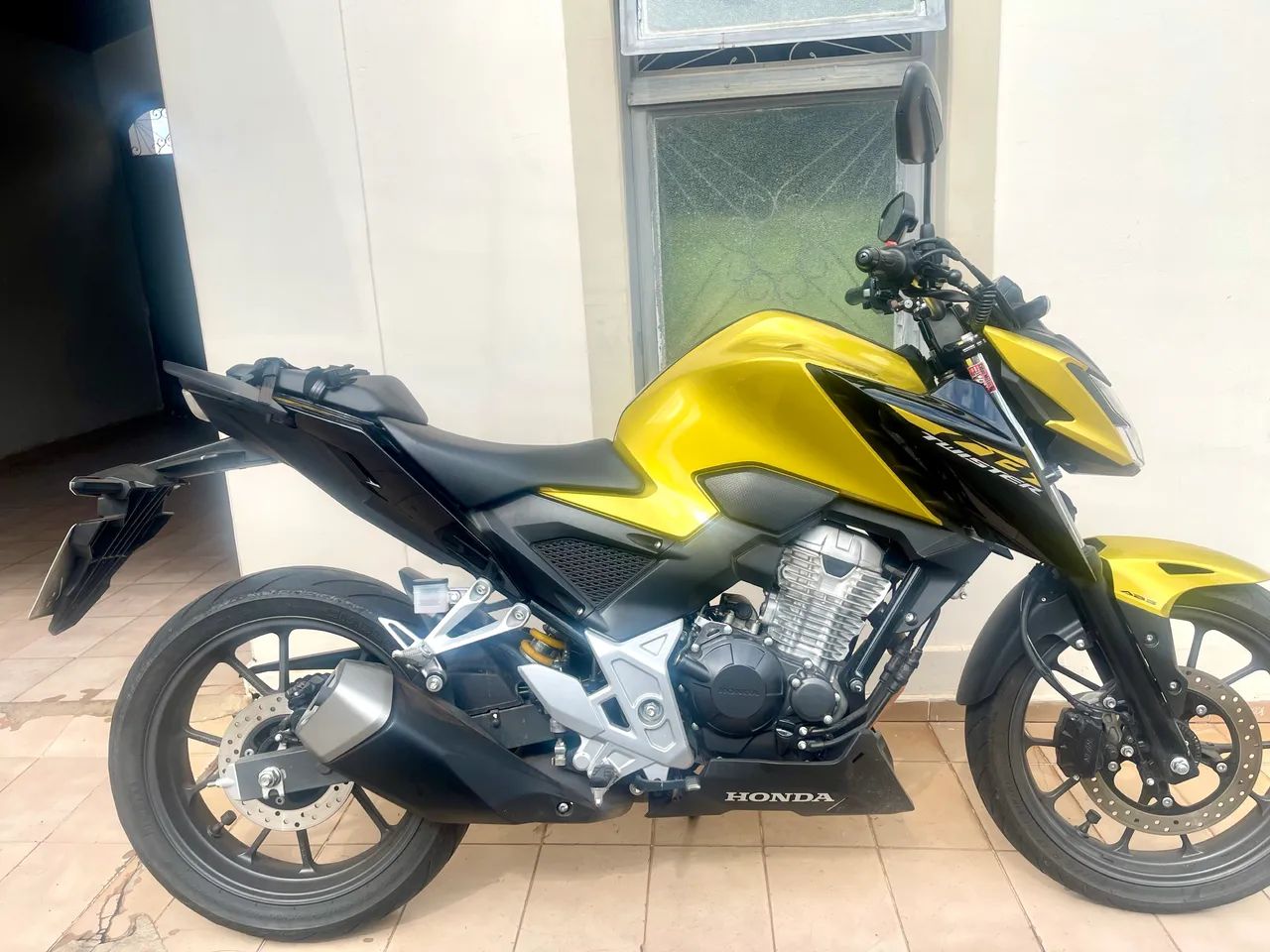 Cb 300f abs
