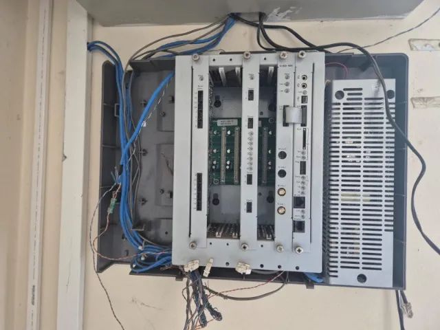 Central Telefônica PABX Intelbras Impacta 94 - Híbrida e Modular - Foto 2