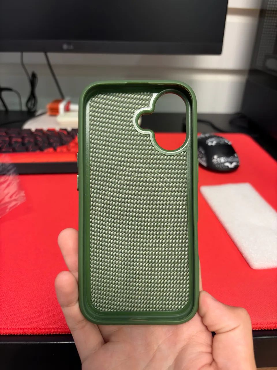 Capa tecnologica iphone 17 verde