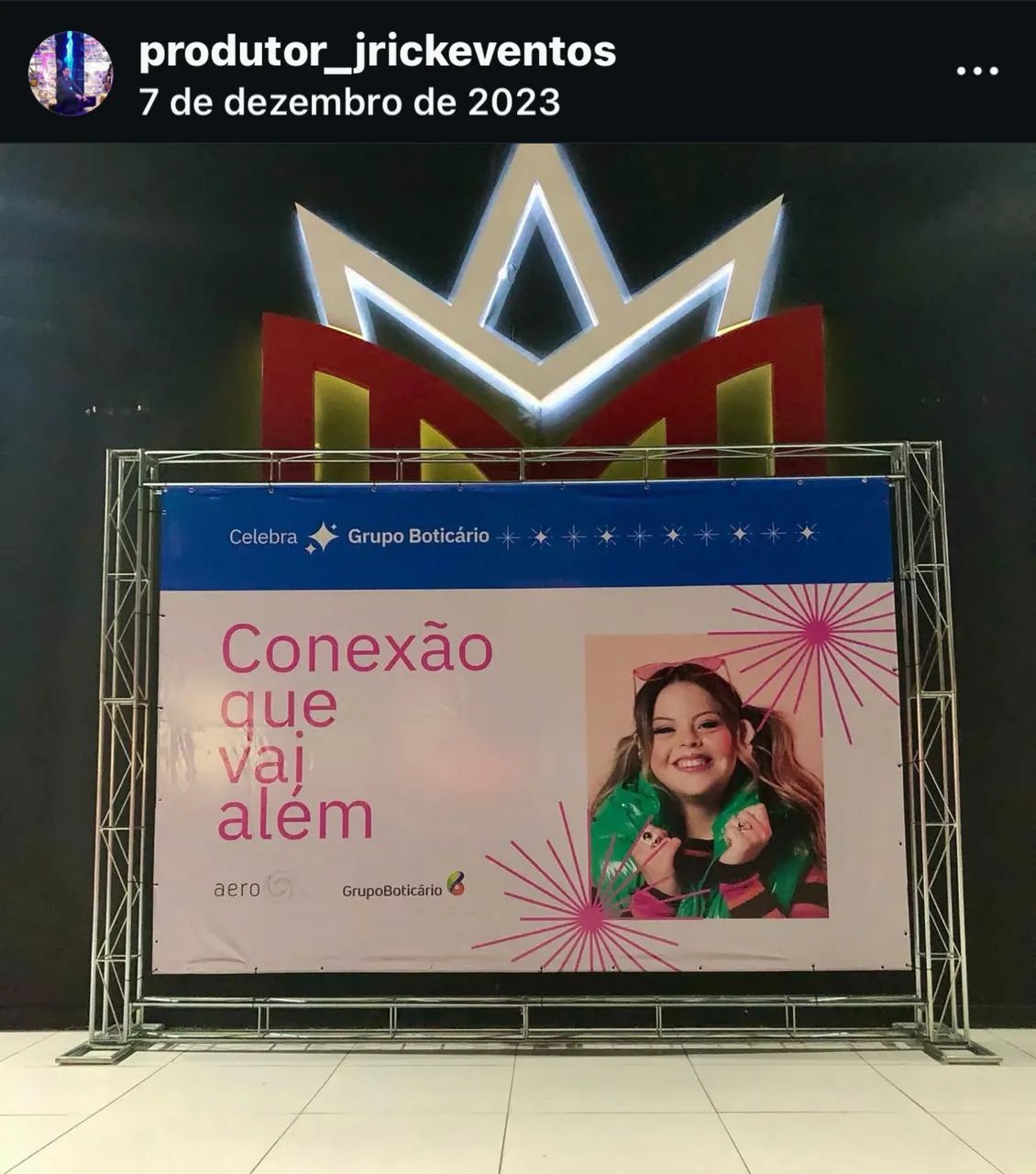 Alugo Backdrop , boxtrus 