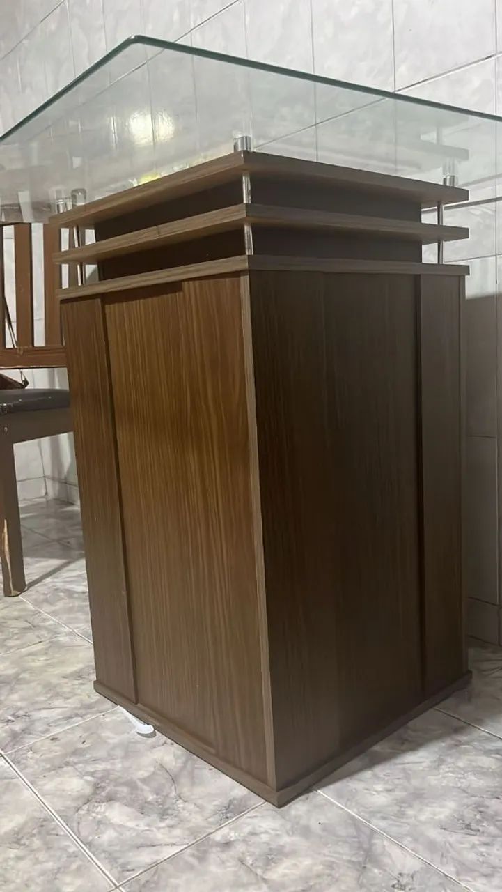 Vendo mesa 4 lugares em ótimo estado (SEM CADEIRAS).