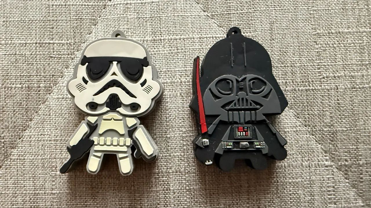 Kit 2 Pen Drive 8Gb Star Wars