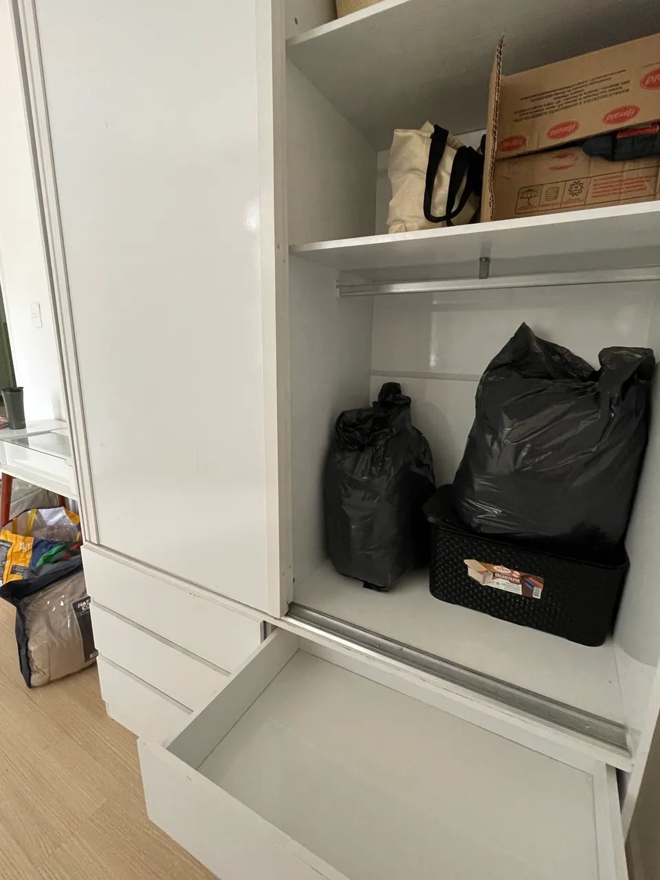 GUARDA ROUPA 6 GAVETAS EM PERFEITO ESTADO - Foto 2