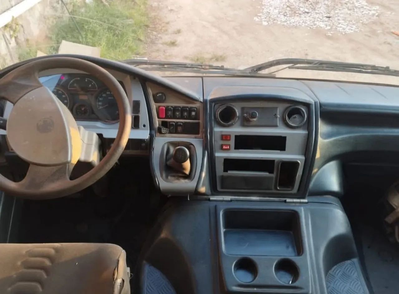 Volare V8L 4x4 escolar 26l 2015 - Foto 4