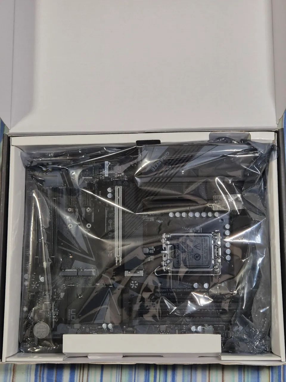 Gigabyte Z690 UD AX DDR4 - Foto 3