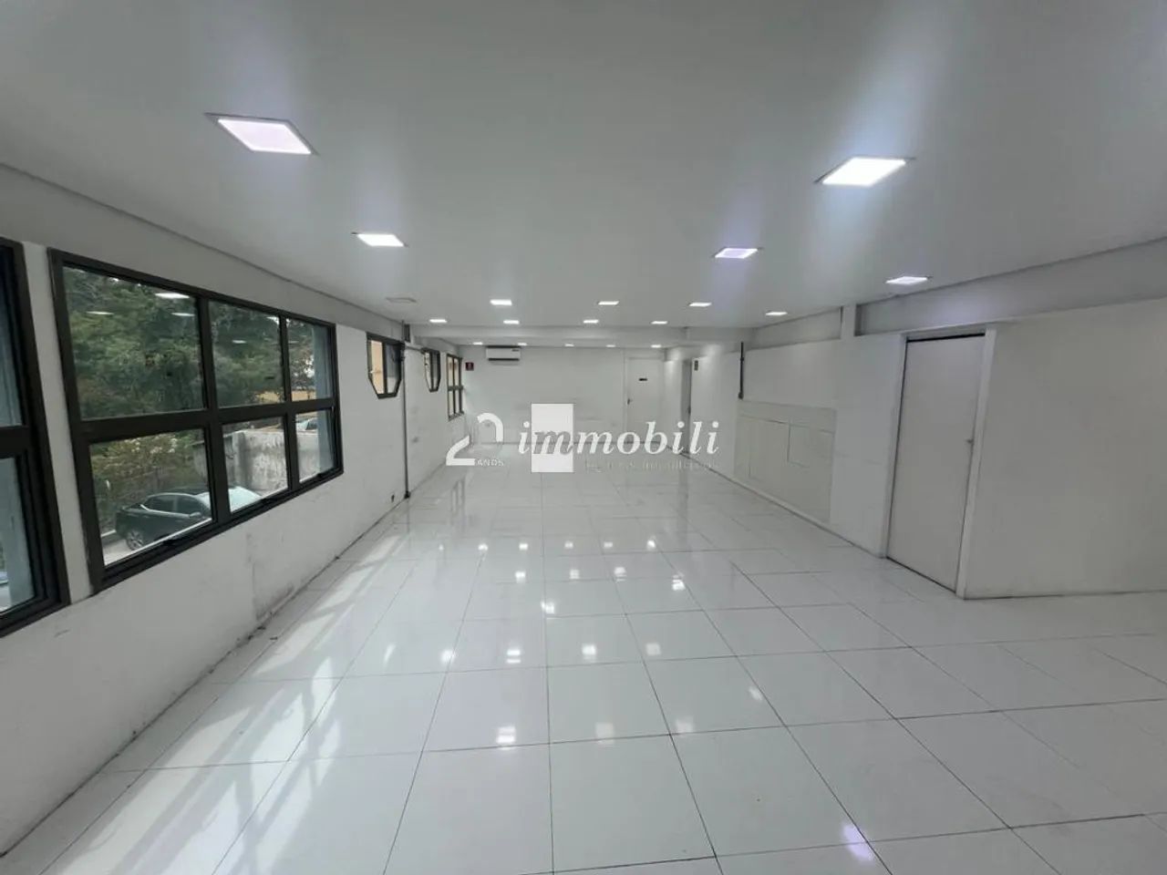 Salão comercial com 210m e 4 vagas na Granja Viana - Foto 4