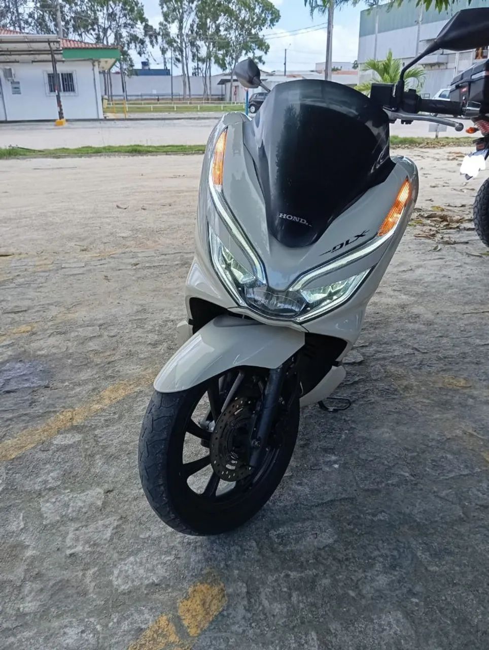 PCX DLX AUTOMÁTICA 150C - Foto 2
