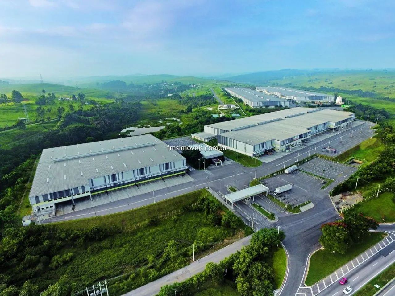 conjunto comercial com 808m² para alugar em Caçapava - SP - Foto 2