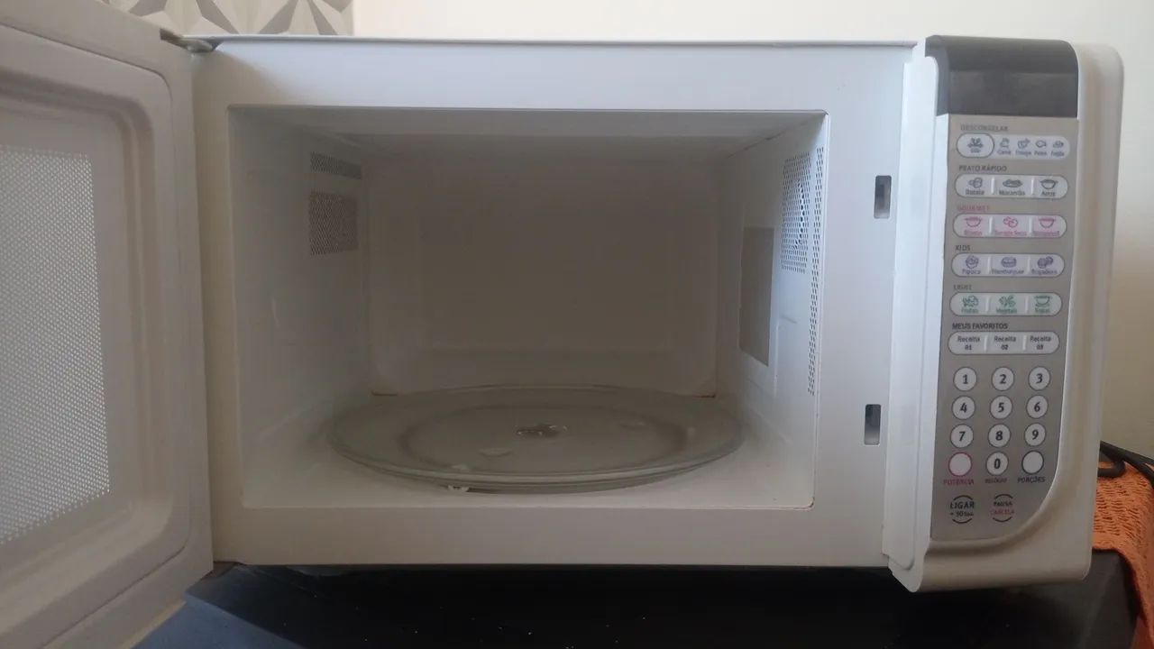 Microondas Eletrolux 31L, 127 Volts - Foto 2