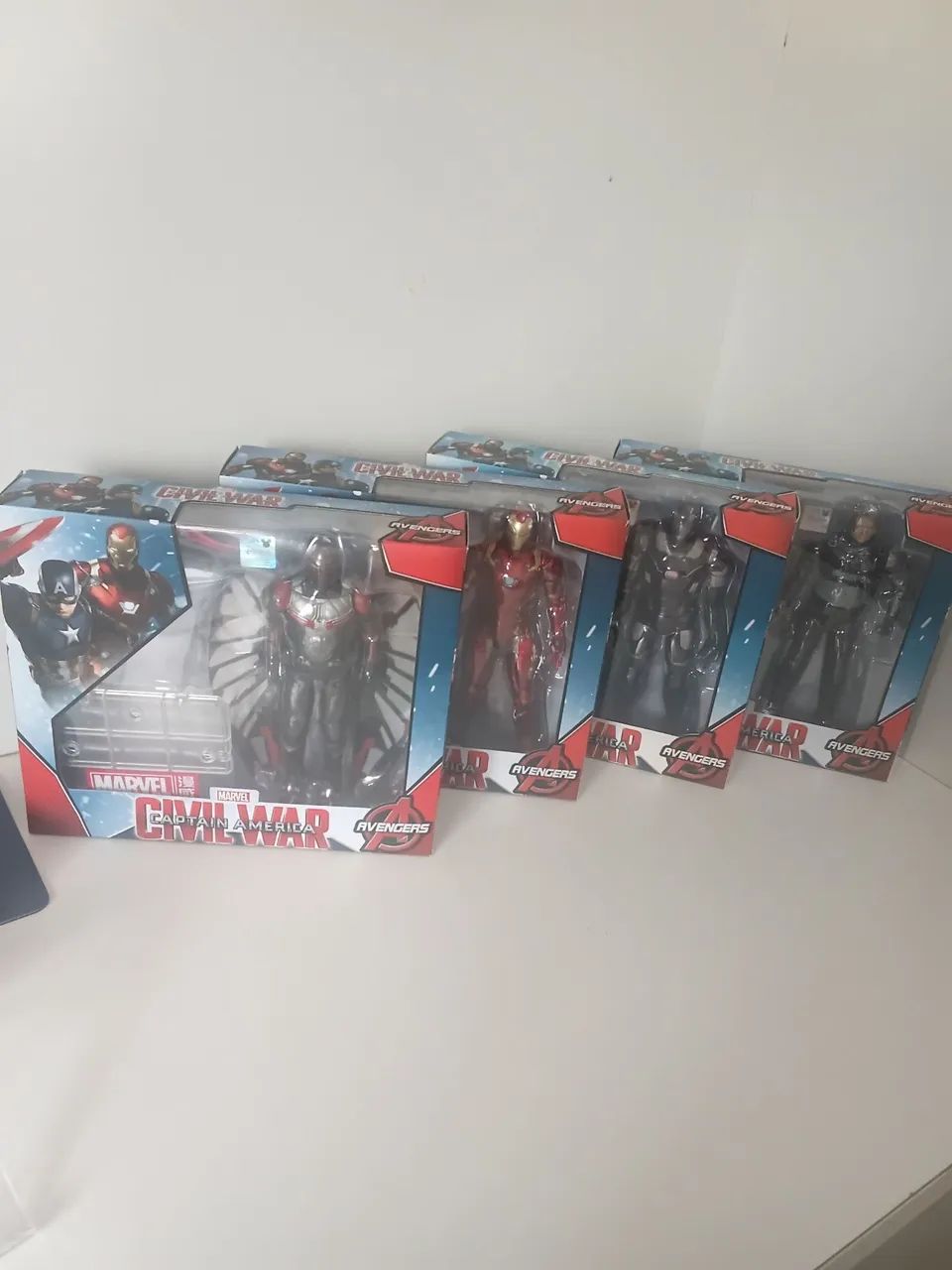 LOTE 4 PERSONAGENS MARVEL CAP. AMÉRICA 
