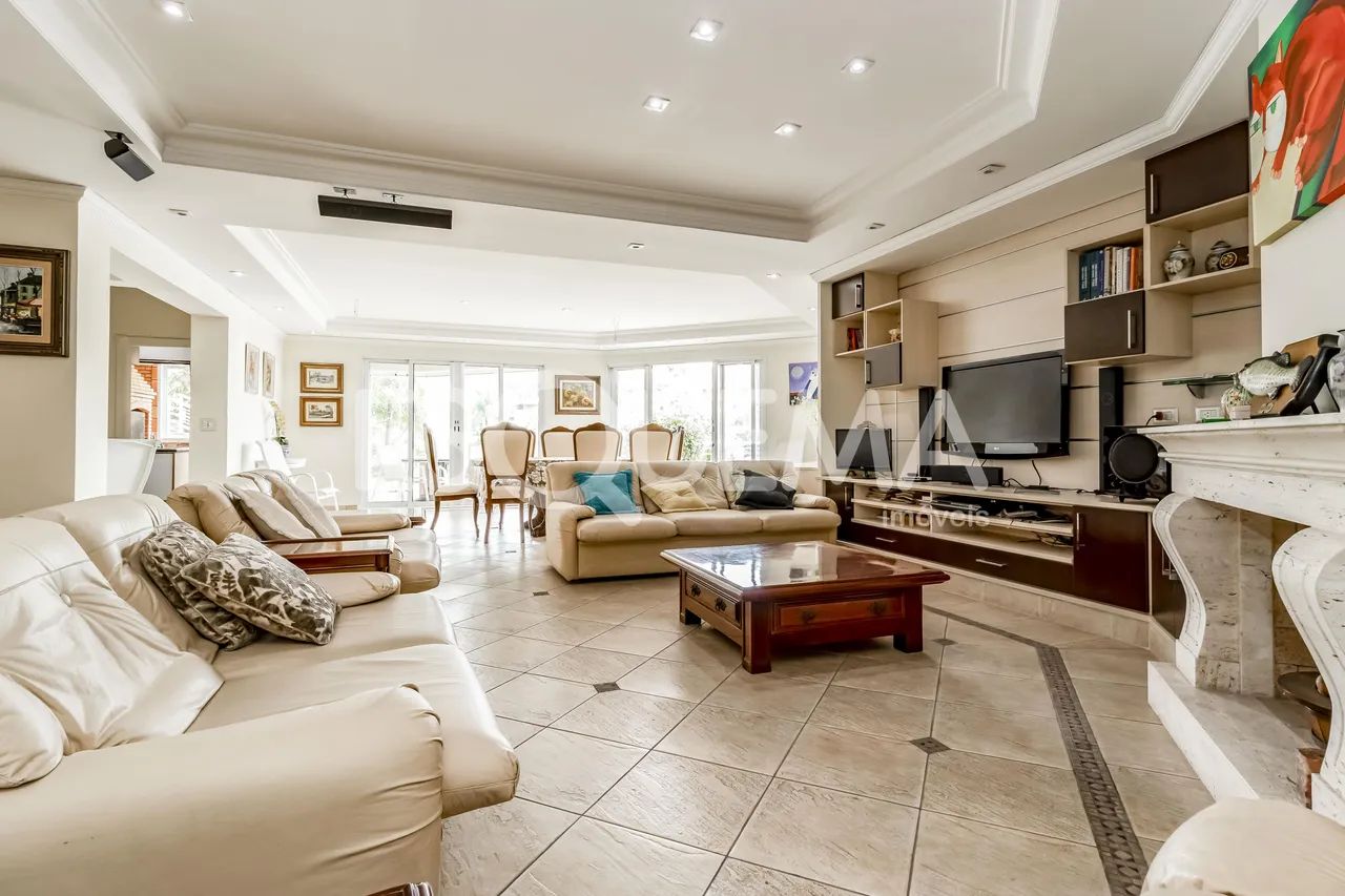 Casa com quadra de tênis em rua fechada - Foto 2
