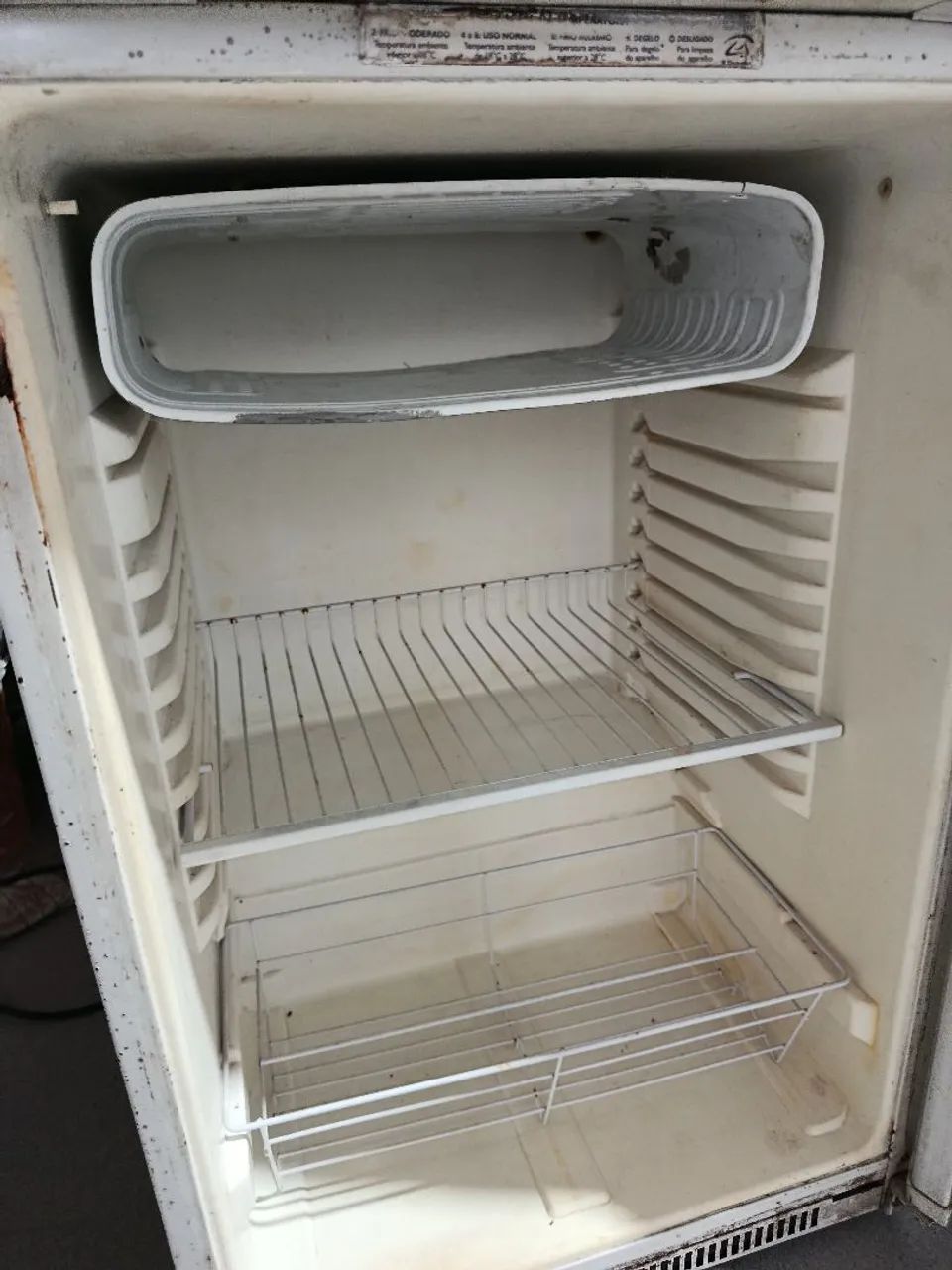 Vendo frigobar branco - Foto 3