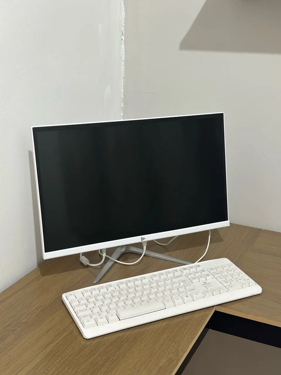 Computador All in One 21? ? 8GB RAM ? SSD 240GB 