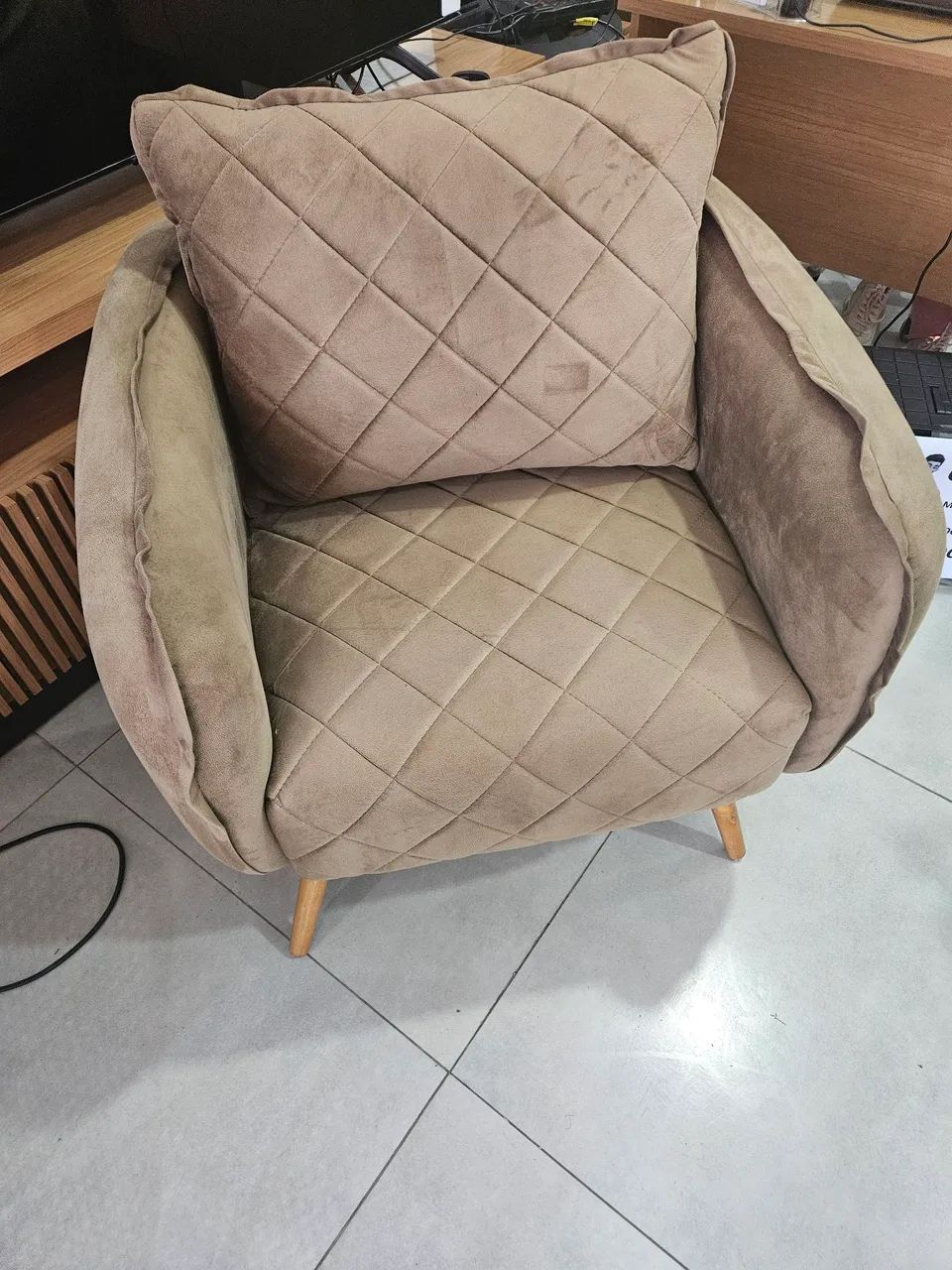 Poltrona usada em ótimo estado  - Foto 2