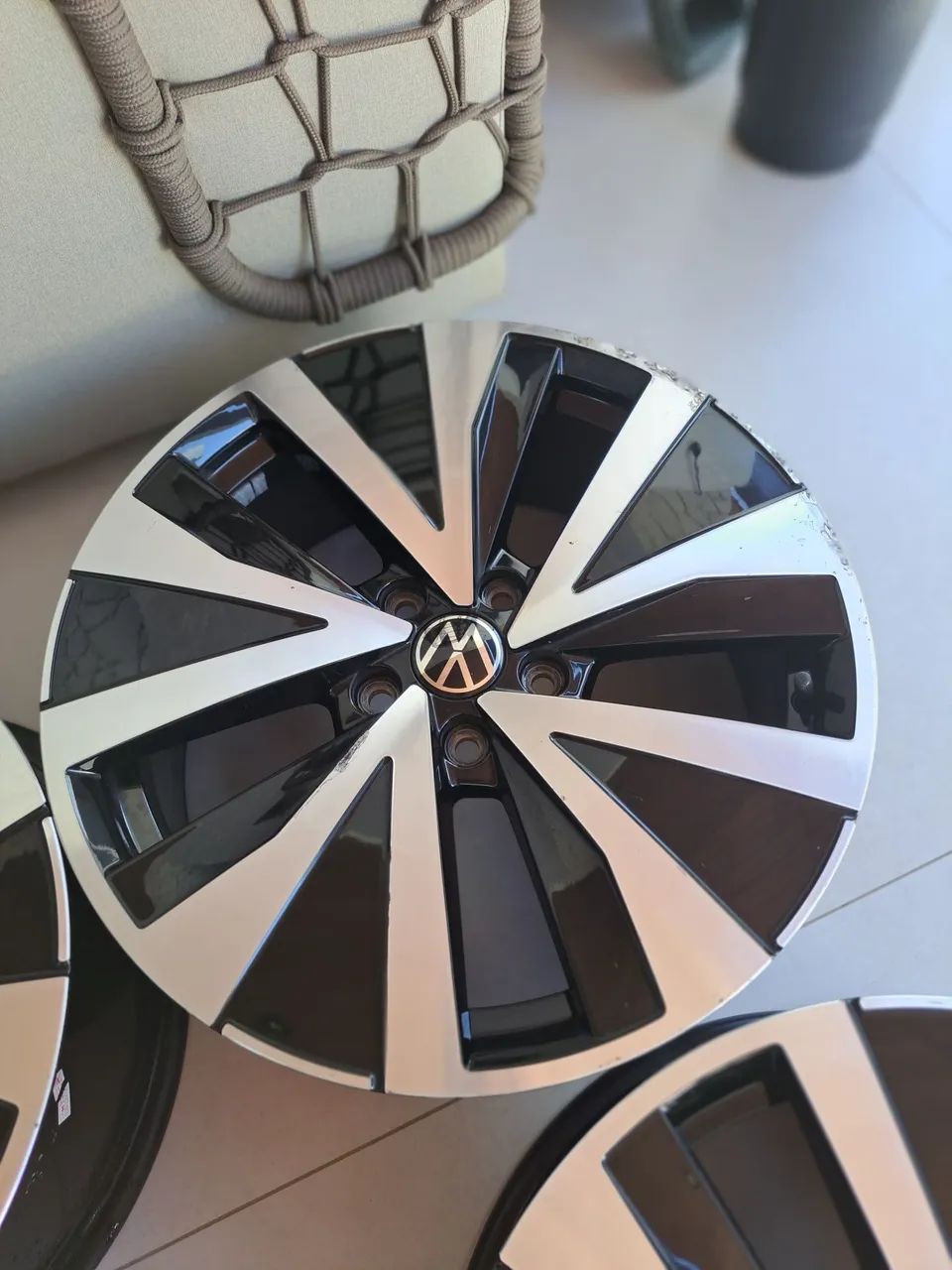 Roda Vw Aro 18 original  - Foto 3