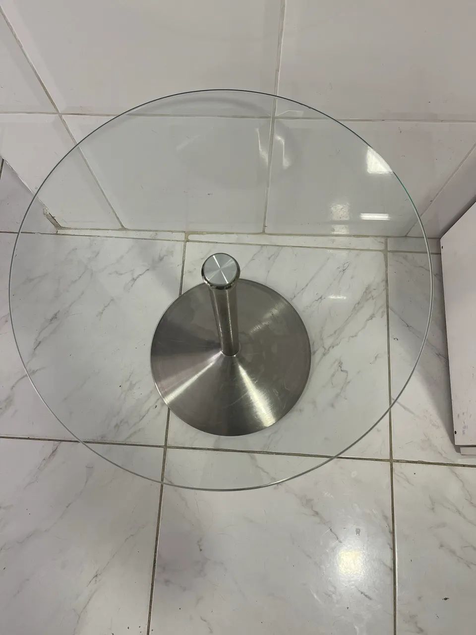 MESA DE CENTRO COM BASE EM ALUMÍNIO - Foto 2