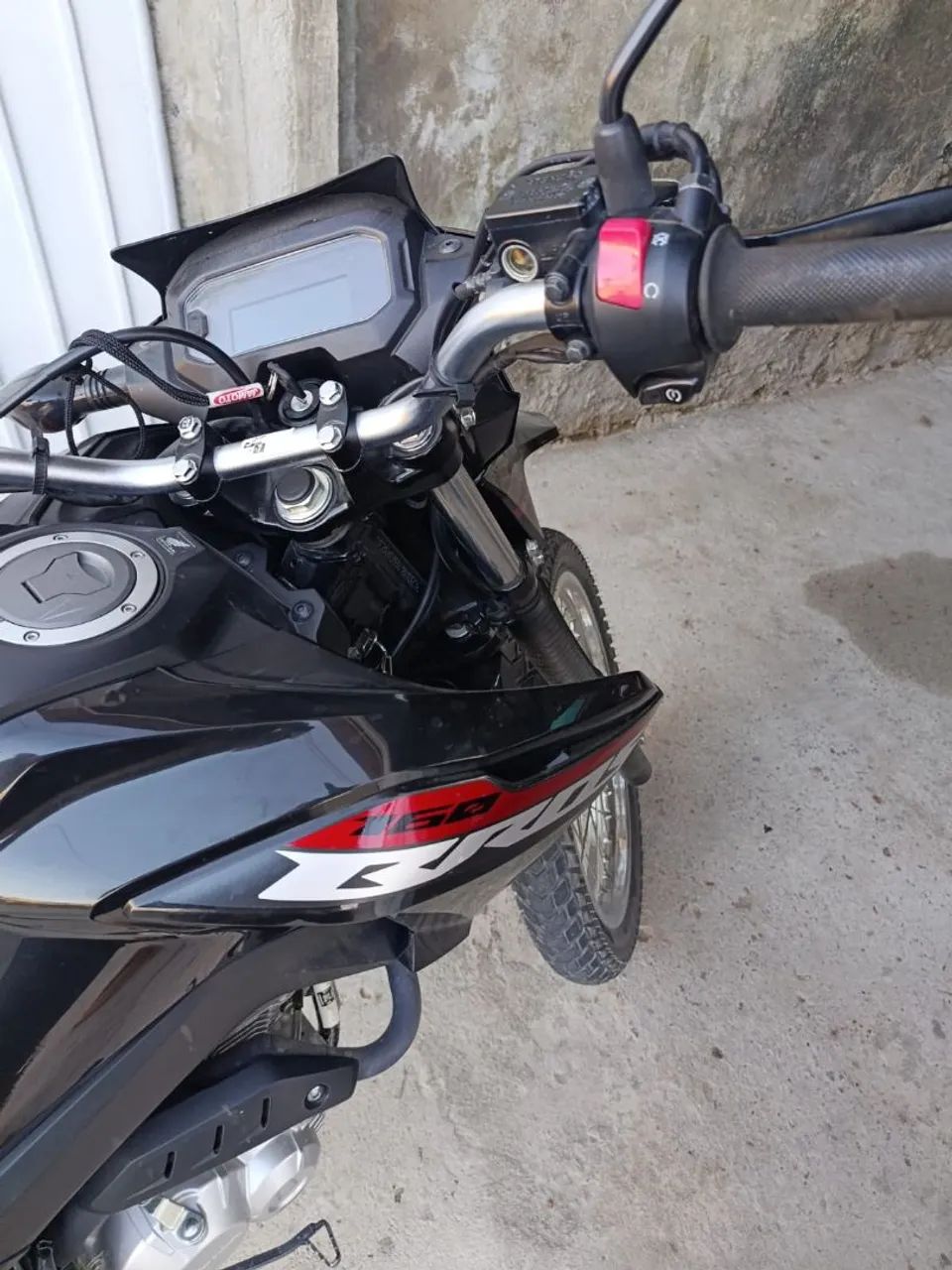 Bros 160