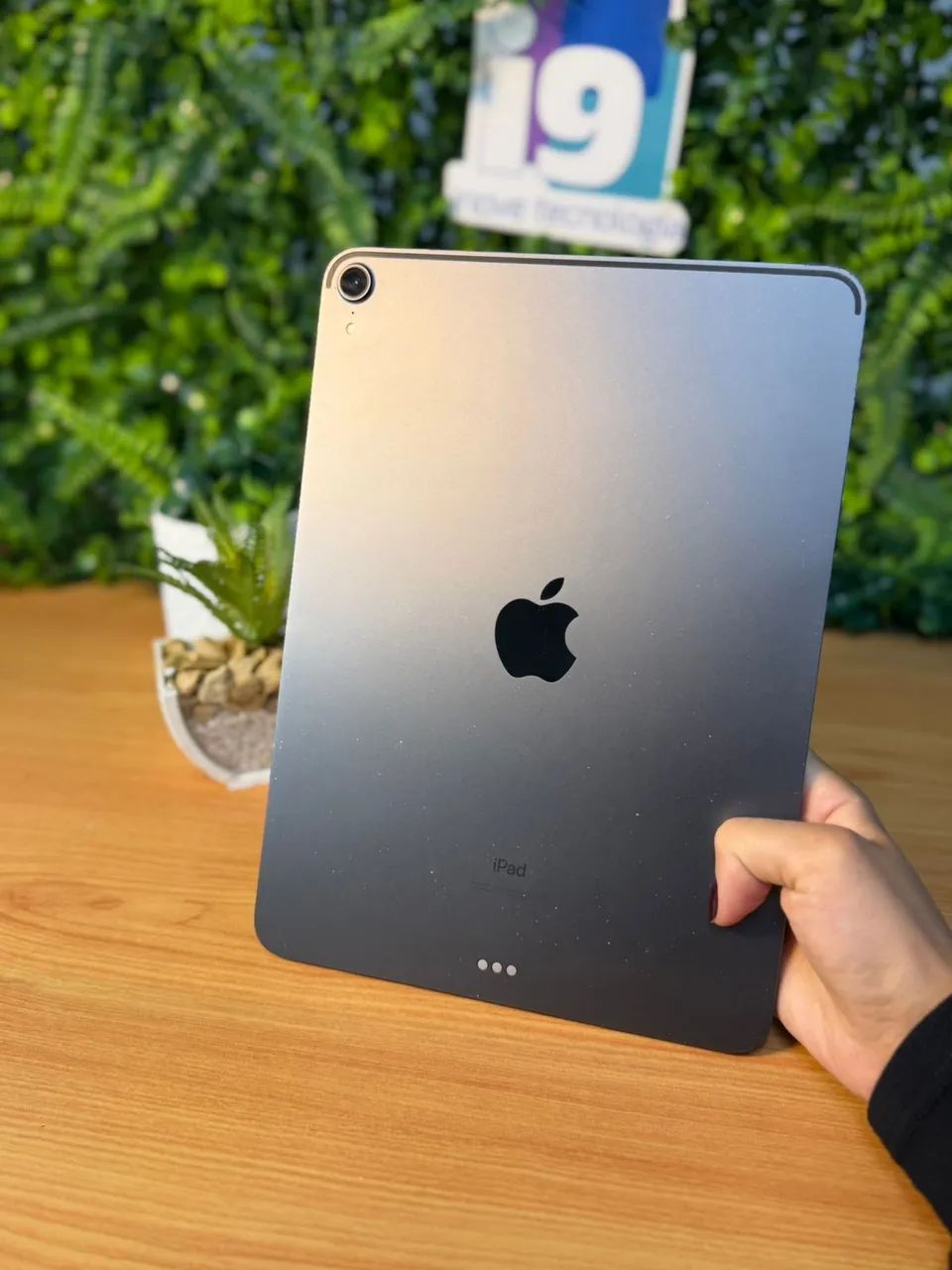 iPad Pro 11-inch (Wi-Fi)  256GB  A1980  Space Gray 11Pol  Líquid Retina  Com capa cortesia