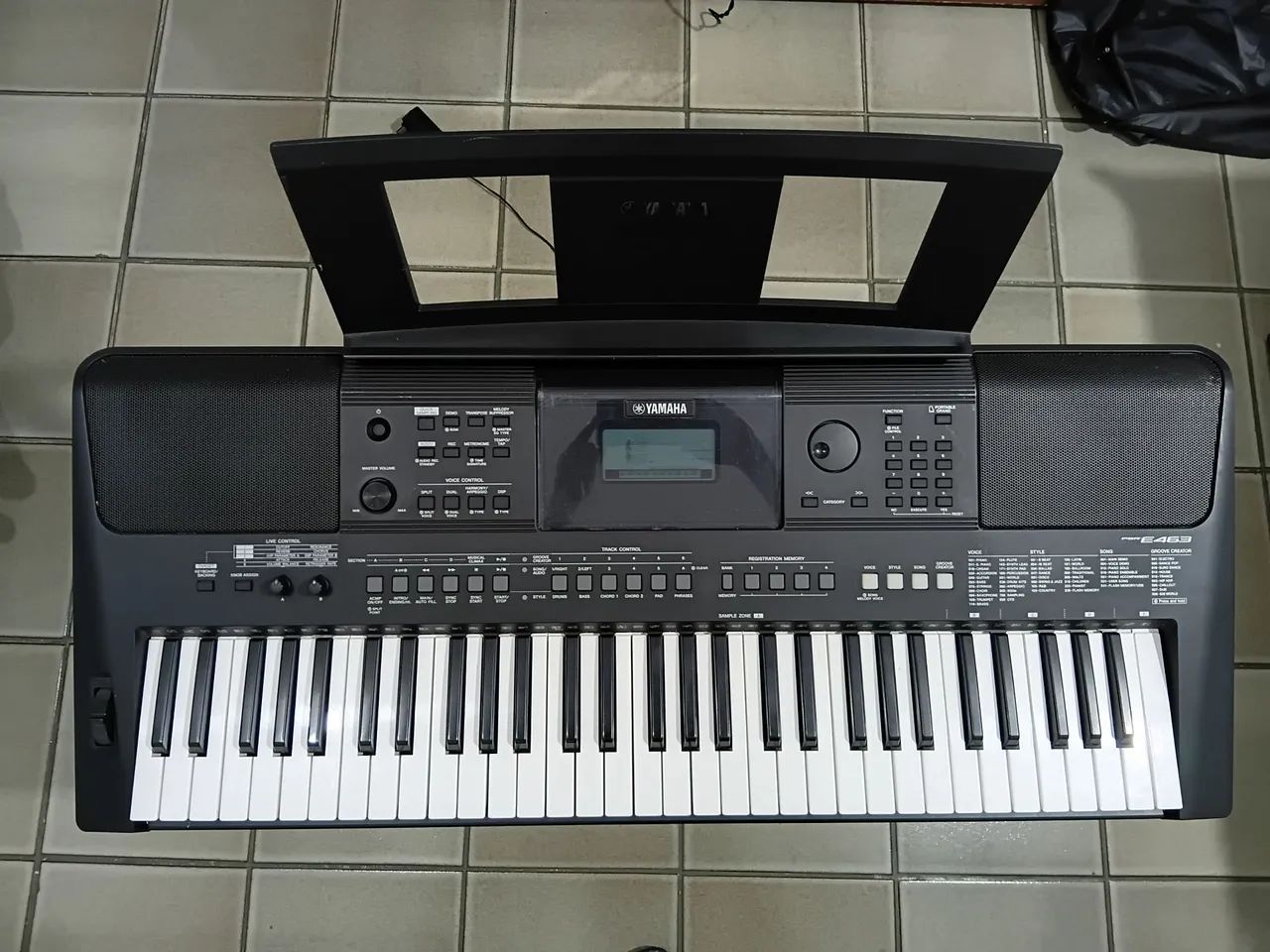 Teclado Yamaha PSR E-463