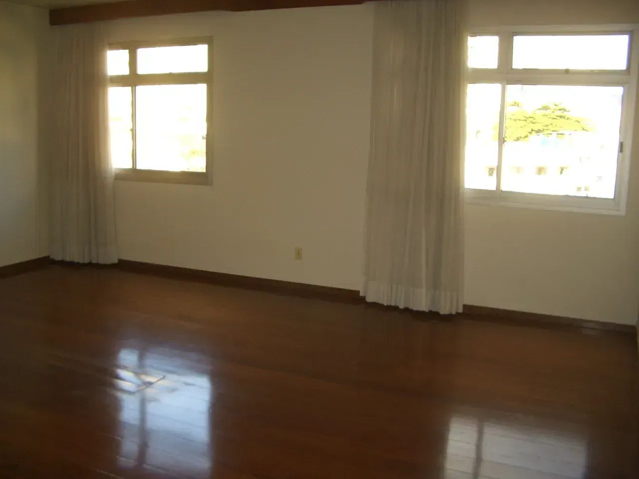 APTO DE TRÊS QUARTOS MUITO BEM LOCALIZADO - Foto 5
