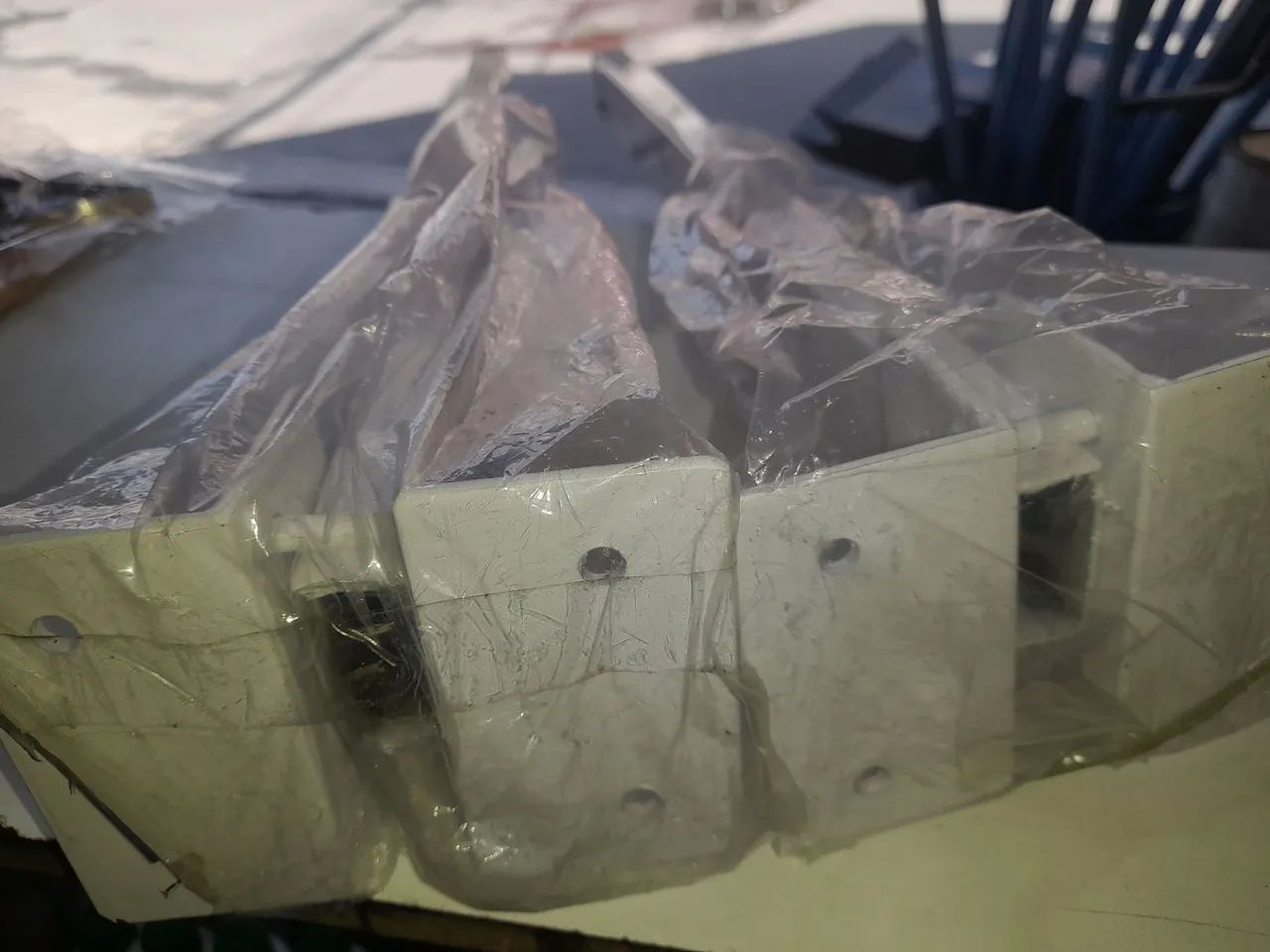 Kit de suportes com parafusos e buchas  - Foto 3