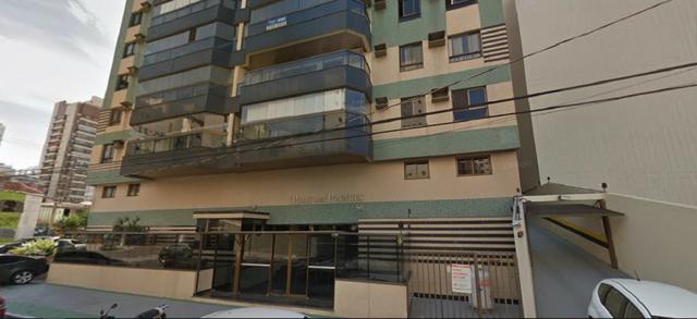 Apartamento em Praia da Costa com 3 vagas de garagem