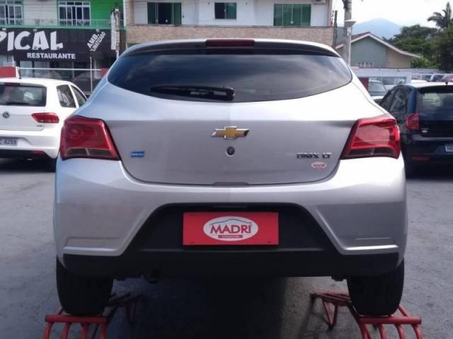 ONIX HATCH LT 1.0 8V - Foto 4