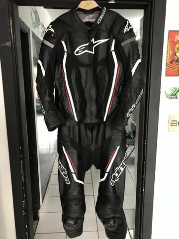 2999 em 10x s/ juros. Macacão Alpinestars Motegi V2, 56 Eur usado 2 vezes