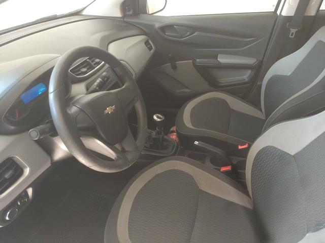Onix Joy 1.0 2015 37000 completo !!!muito conservado !! - Foto 3