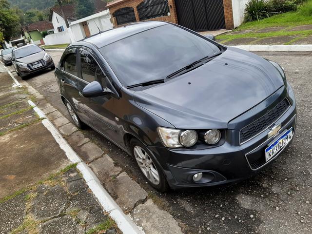 Chevrolet Sonic Sedan LTZ automático 2013