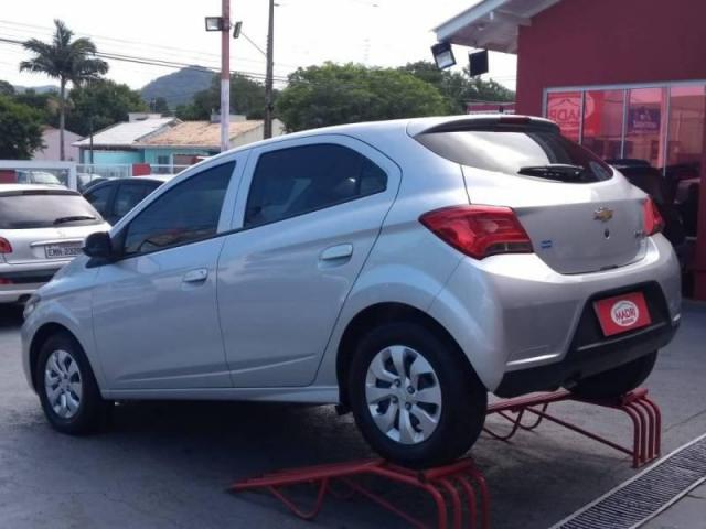 ONIX HATCH LT 1.0 8V - Foto 5