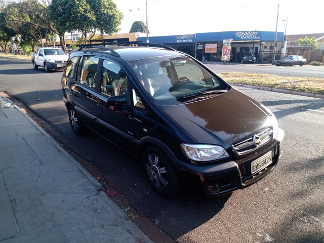 ZAFIRA ELITE 2011 AUTOMÁTICO
