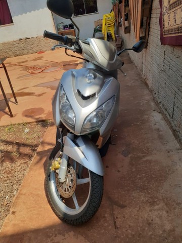 VENDO MOTO NEO USADA