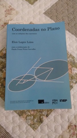 Livros "Coordenadas no Plano" de Elon Lajes Lima - 4ª edição e "Física 1" de Bonjorno.