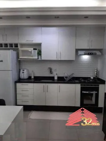 SOBRADO EM CONDOMÍNIO FECHADO COM 2 DORMITÓRIOS E VAGA DE GARAGEM