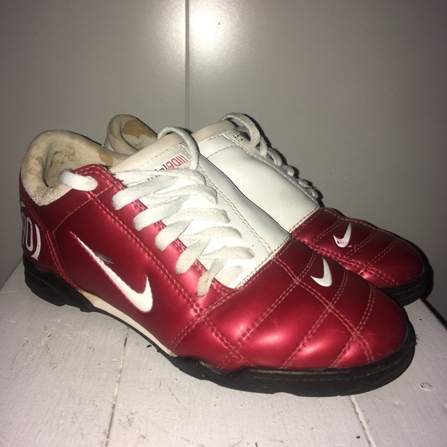 red total 90s