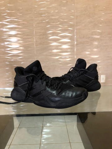 tenis de basquete usado