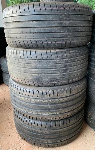 Par de pneus 21 semi novos 275/35 R21 