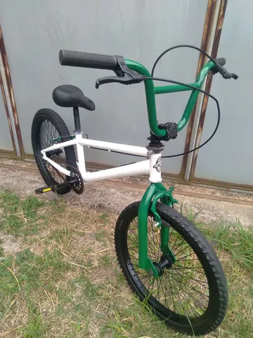 MITEI NO GRAU COM BIKE DE CRIANÇA 