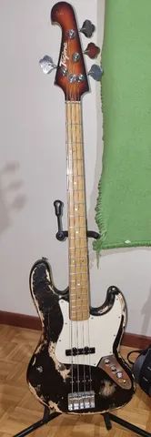 Baixo Jazz bass relic ativo