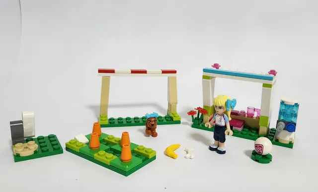 Lego O treino de futebol da Stephanie